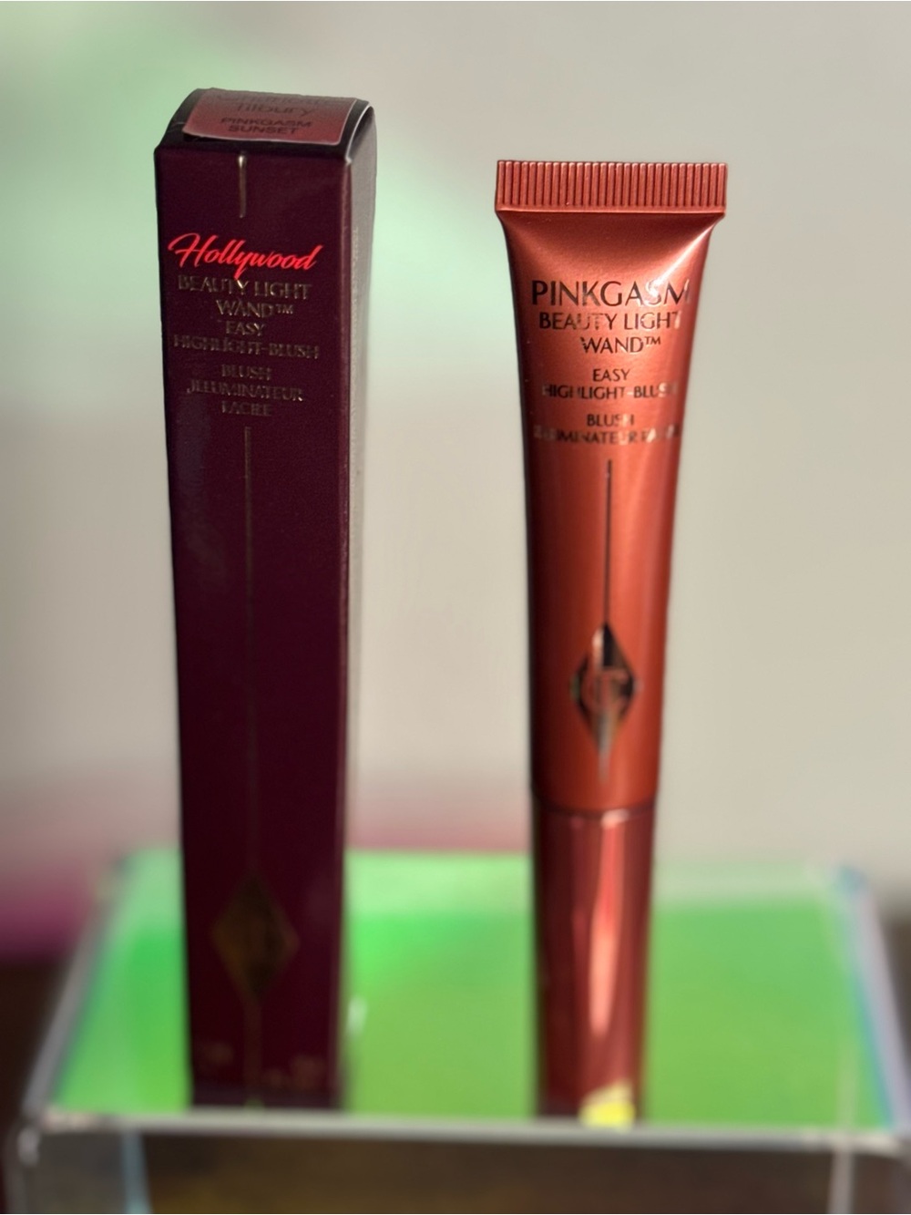Charlotte Tilbury Hollywood Beauty Light Wand Pinkgasm Sunset